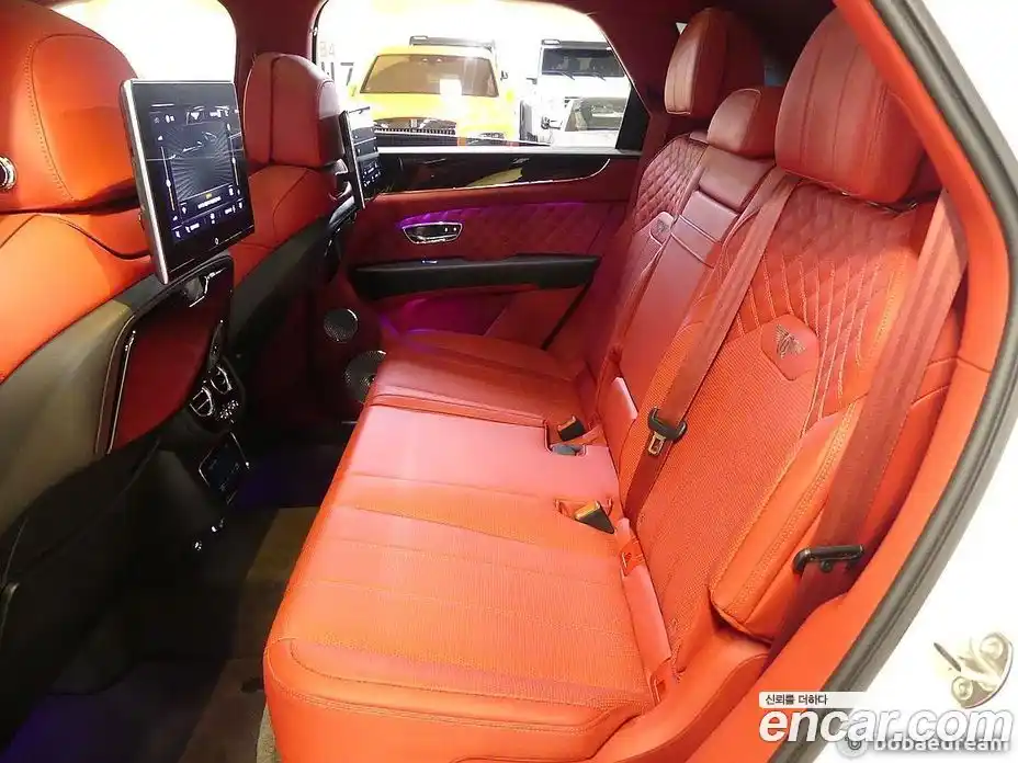 Bentley Bentayga 2023 4.0 гидро в Москве № 1200410, фото 13