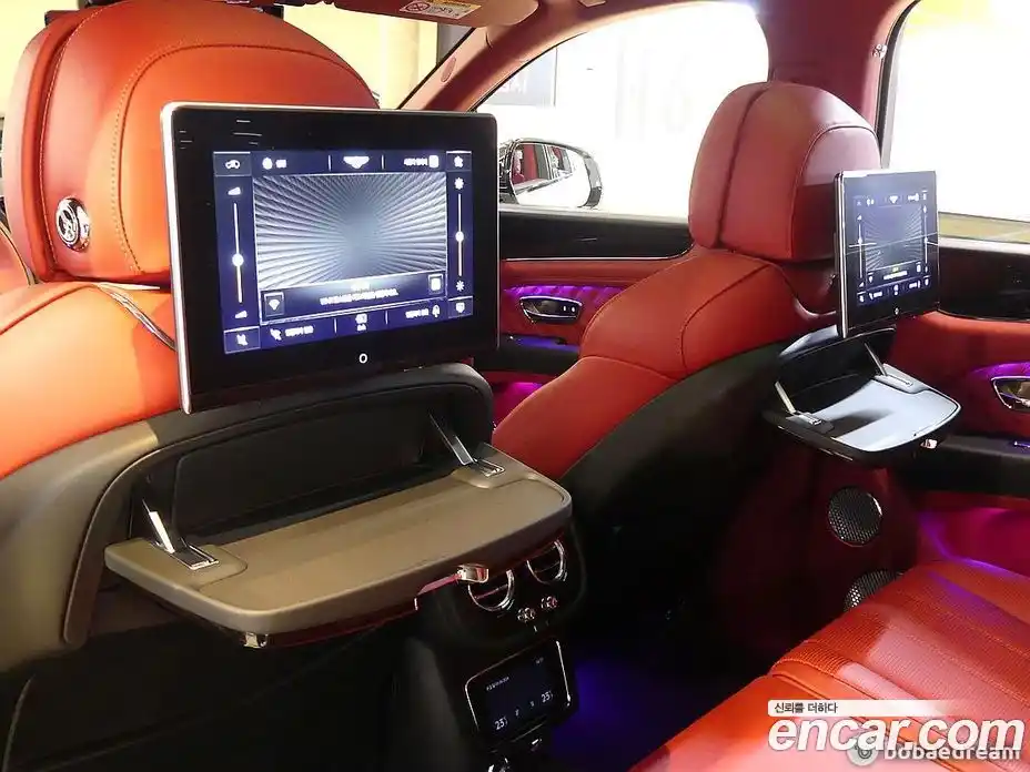 Bentley Bentayga 2023 4.0 гидро в Москве № 1200410, фото 14