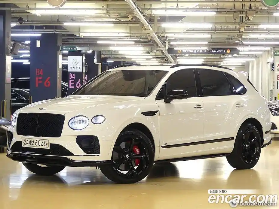 Bentley Bentayga 2023 4.0 гидро в Москве № 1200410, фото 2