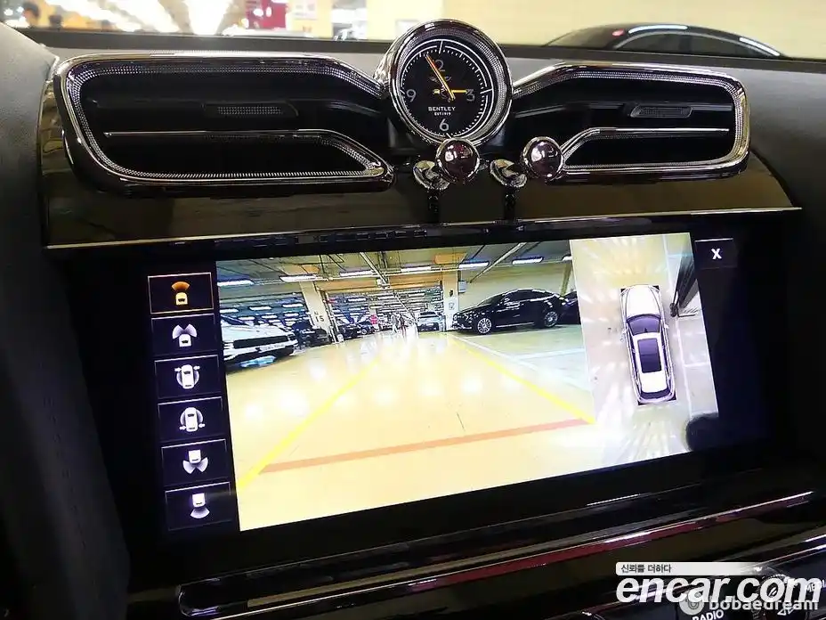 Bentley Bentayga 2023 4.0 гидро в Москве № 1200410, фото 9