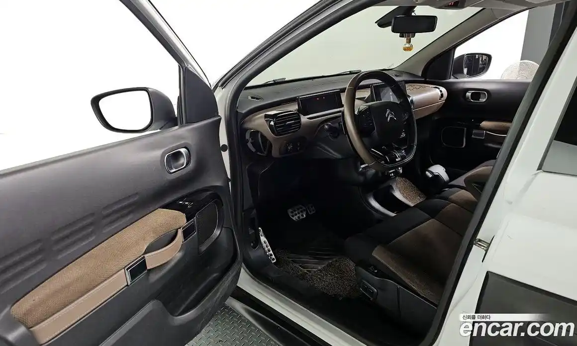 Citroen C4 Cactus 2017 1.6 гидро в Москве № 1200514, фото 11
