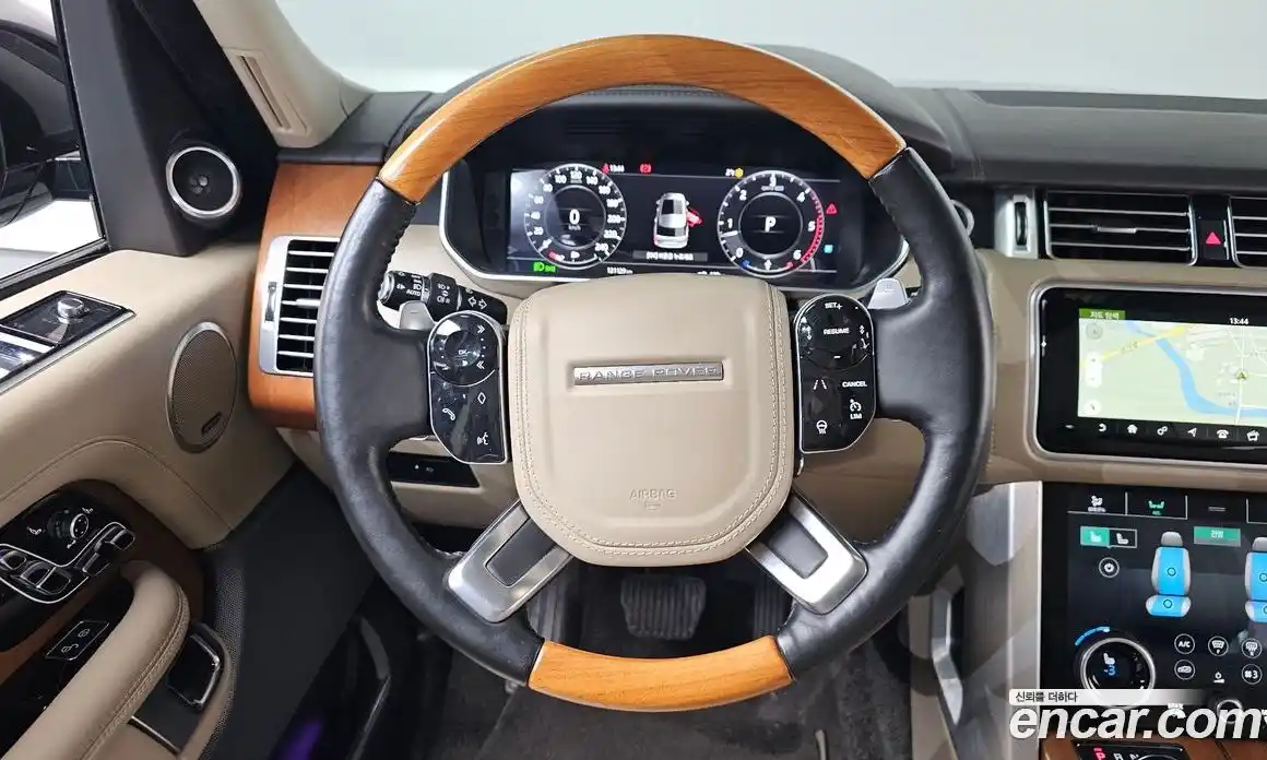 Land Rover Range-Rover 2018 4.4 гидро в Москве № 198195, фото 13