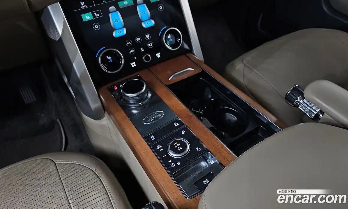 Land Rover Range-Rover 2018 4.4 гидро в Москве № 198195, фото 9