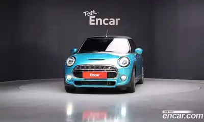 Mini Cooper Convertible 2021 2.0 гидро в Москве № 231441, миниатюра 3