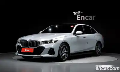 BMW 5-Series, 2025