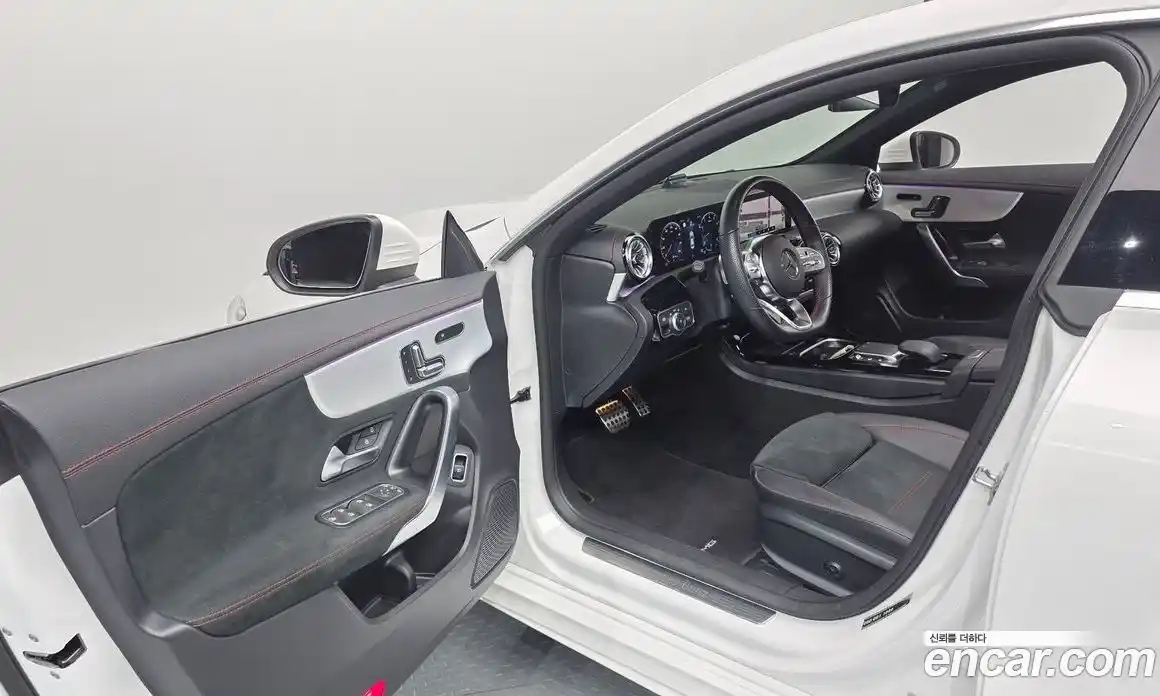 Mercedes-Benz CLA-Class 2023 2.0 Автомат в Москве № 1193685, фото 11