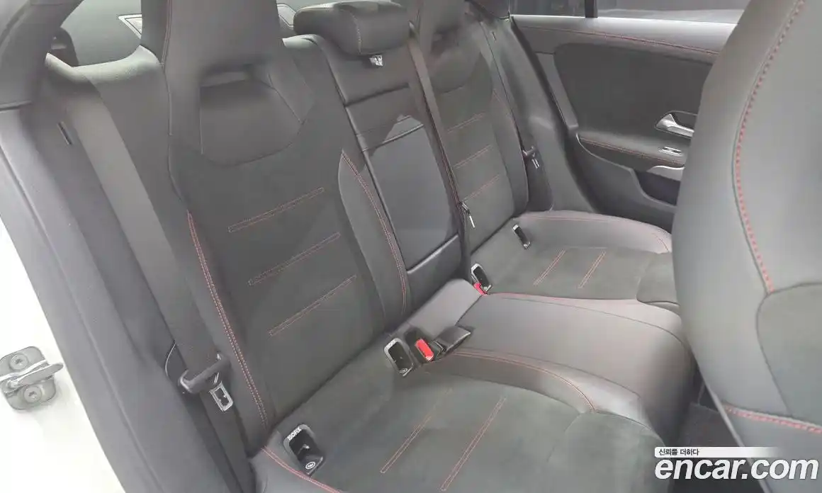 Mercedes-Benz CLA-Class 2023 2.0 Автомат в Москве № 1193685, фото 12