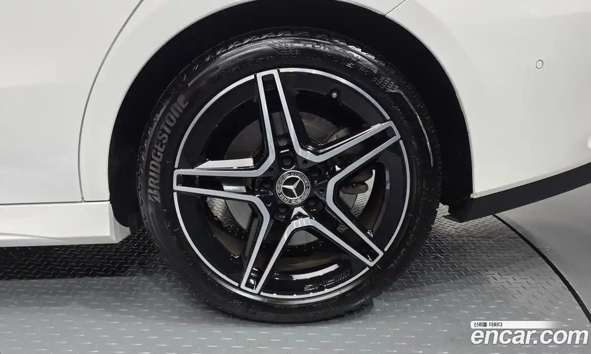 Mercedes-Benz CLA-Class 2023 2.0 Автомат в Москве № 1193685, фото 5