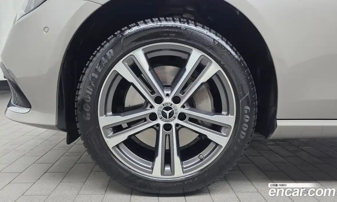 Mercedes-Benz E-Class 2022 2.0 гидро в Москве, фото 5
