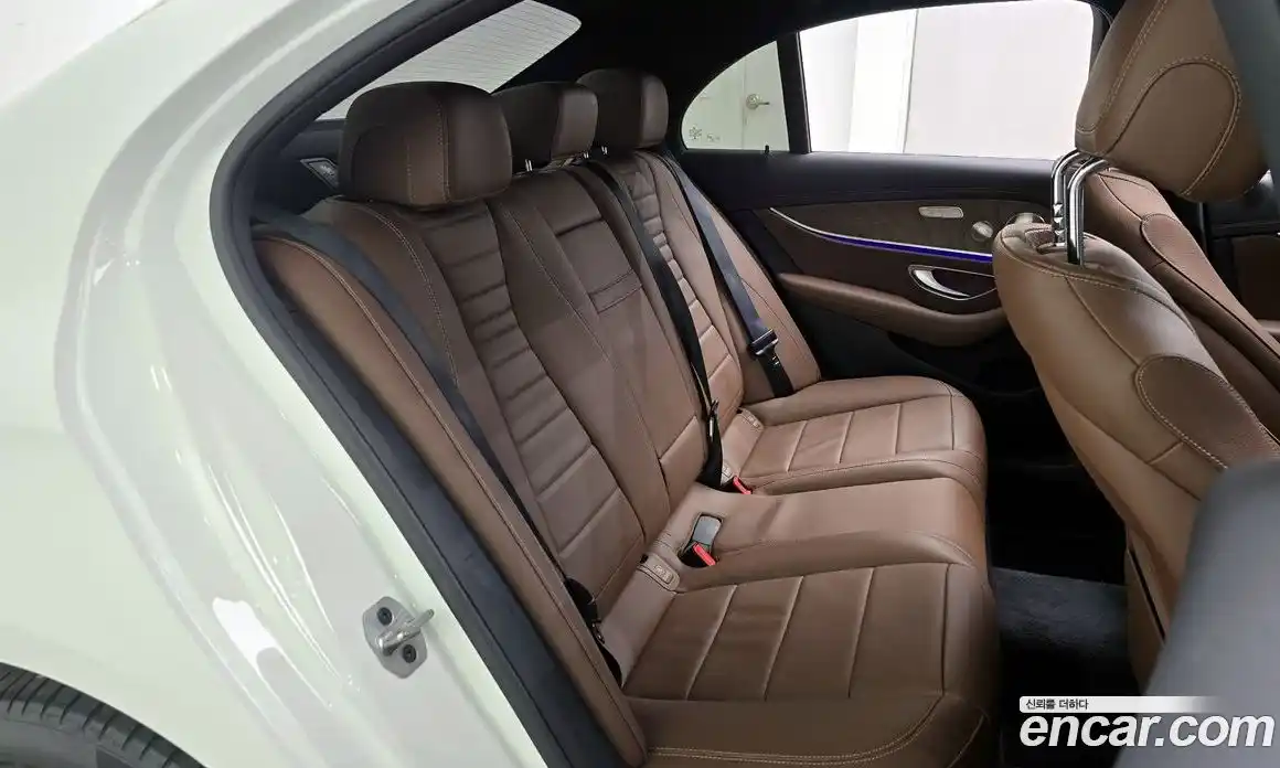Mercedes-Benz E-Class 2022 1.9 гидро в Москве, фото 12