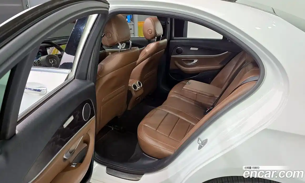 Mercedes-Benz E-Class 2016 2.0 Автомат в Москве № 1194820, фото 11