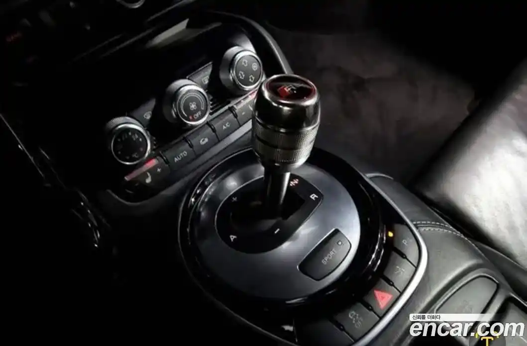 Audi R8 2013 5.2 гидро в Москве № 1195632, фото 9