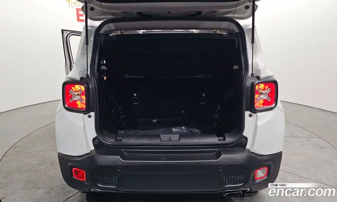 Jeep Renegade 2021 2.4 гидро в Москве № 1198531, фото 20