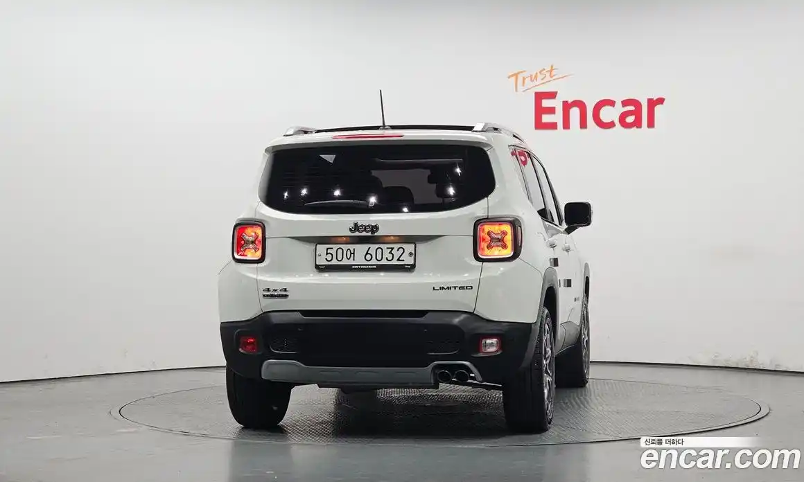 Jeep Renegade 2017 2.0 гидро в Москве № 1198563, фото 4