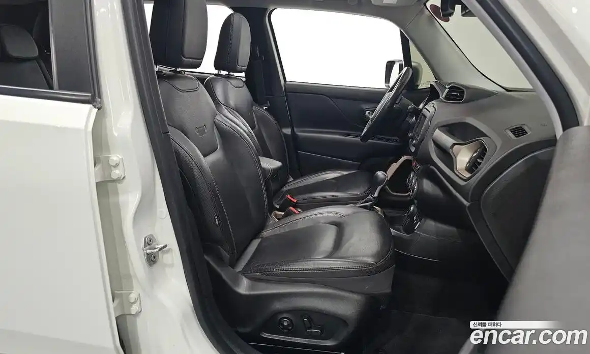 Jeep Renegade 2017 2.0 гидро в Москве № 1198563, фото 10