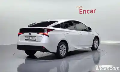 Toyota Prius 2019 1.8 гидро в Москве № 1198840, миниатюра 2
