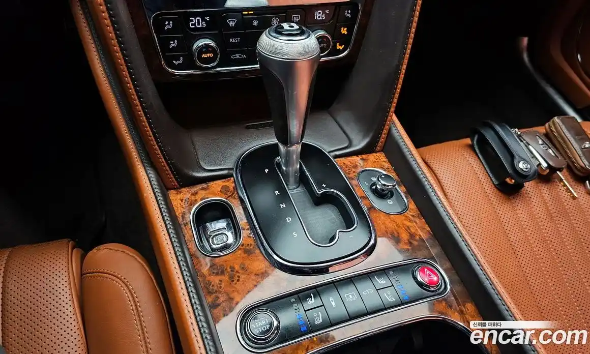 Bentley Flying Spur 2017 4.0 гидро в Москве № 1200400, фото 9