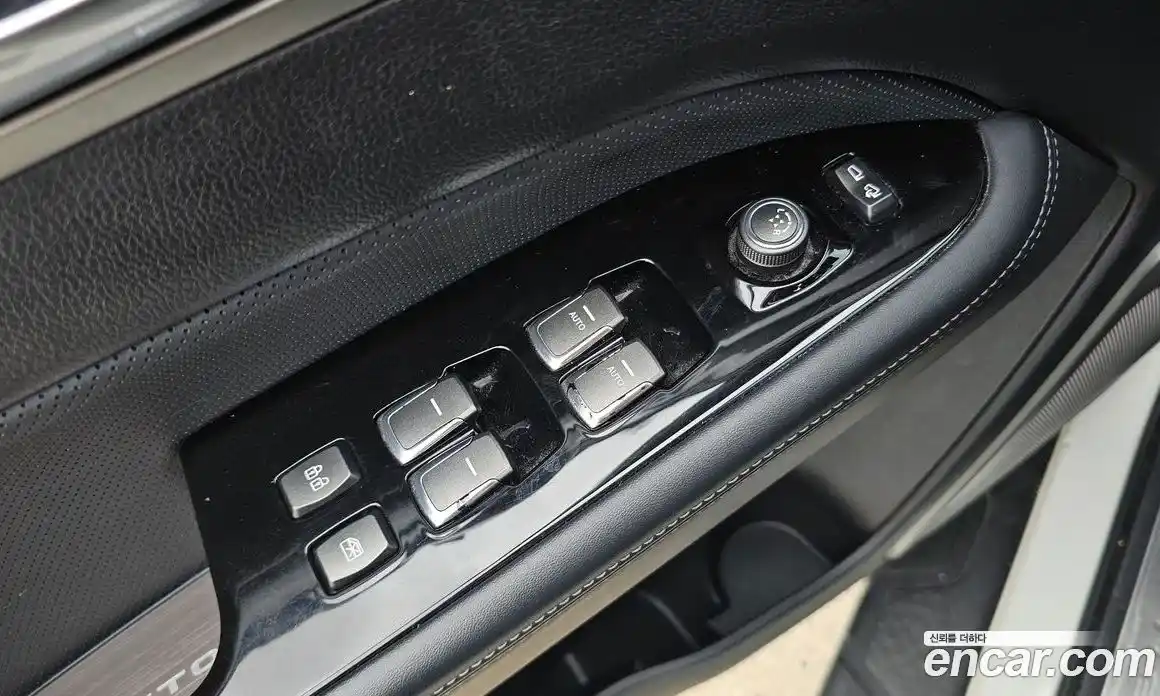 SsangYong Rexton 2017 2.2 Автомат в Москве № 1232112, фото 13