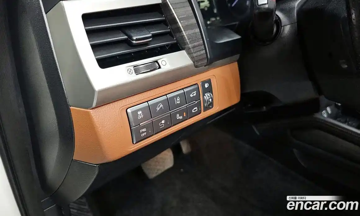 SsangYong Rexton 2017 2.2 Автомат в Москве № 1233060, фото 16