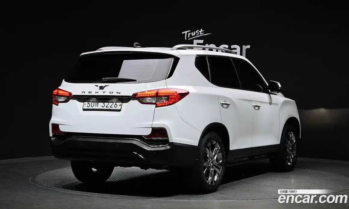 SsangYong Rexton 2017 2.2 Автомат в Москве № 1233060, фото 2