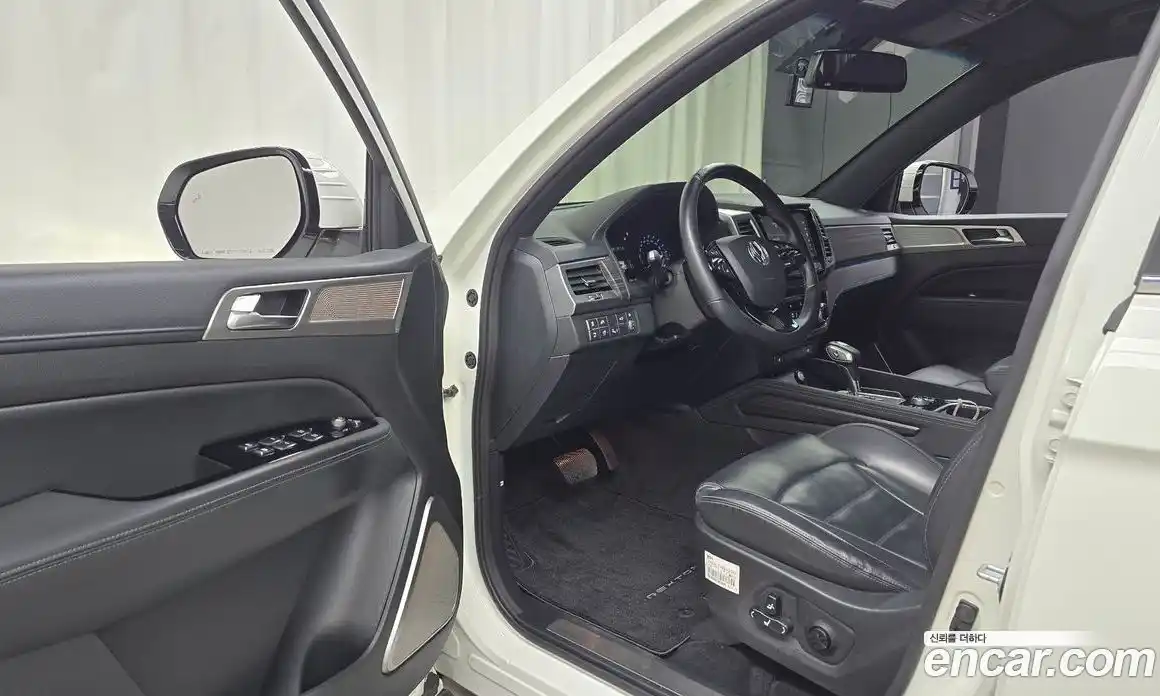 SsangYong Rexton 2018 2.2 Автомат в Москве № 1233345, фото 10