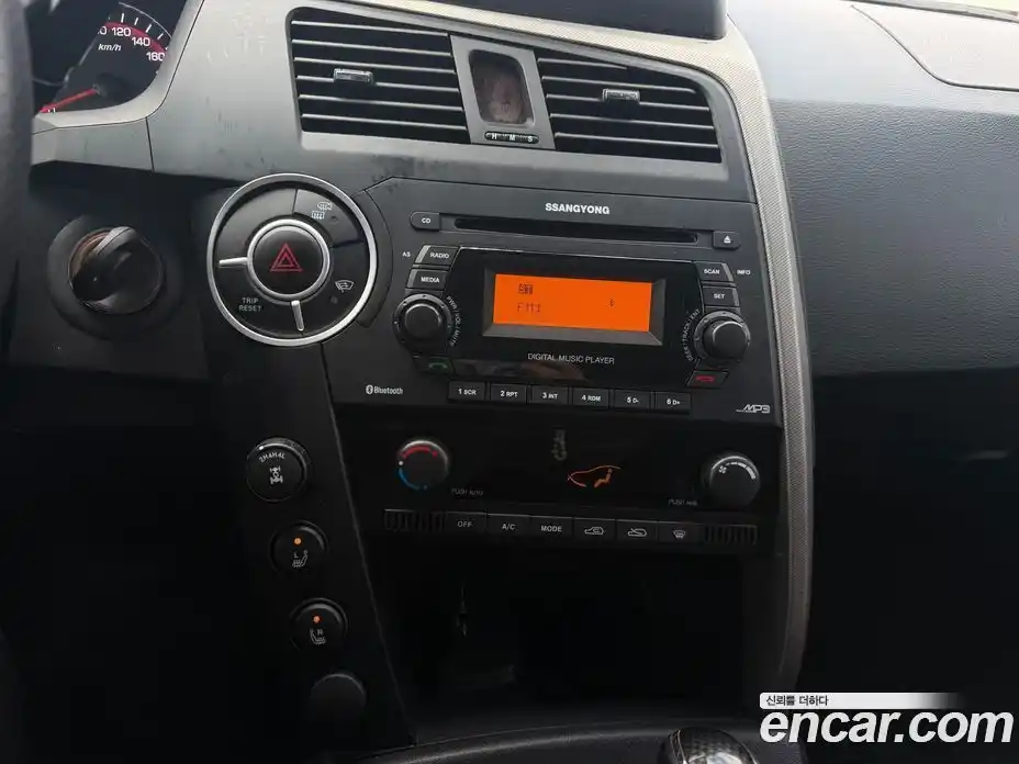 SsangYong Korando 2013 2.0 Автомат в Москве № 1238346, фото 15