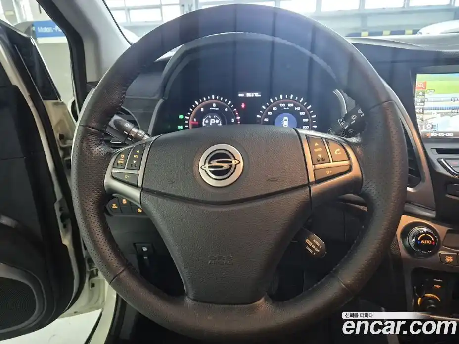 SsangYong Korando 2015 2.0 Автомат в Москве № 1242206, фото 13
