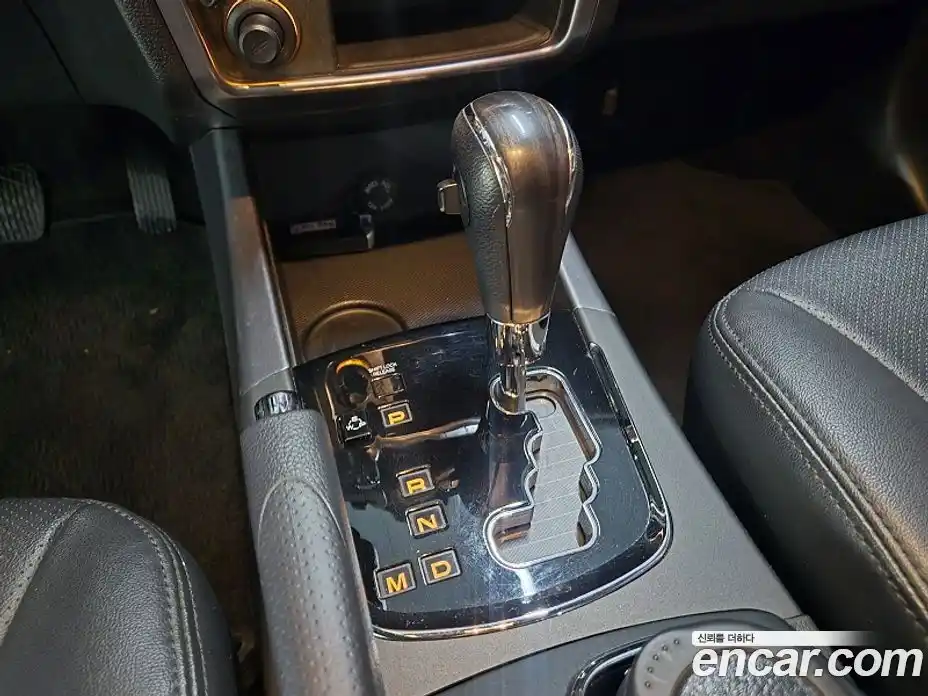 SsangYong Korando 2015 2.0 Автомат в Москве № 1242206, фото 14