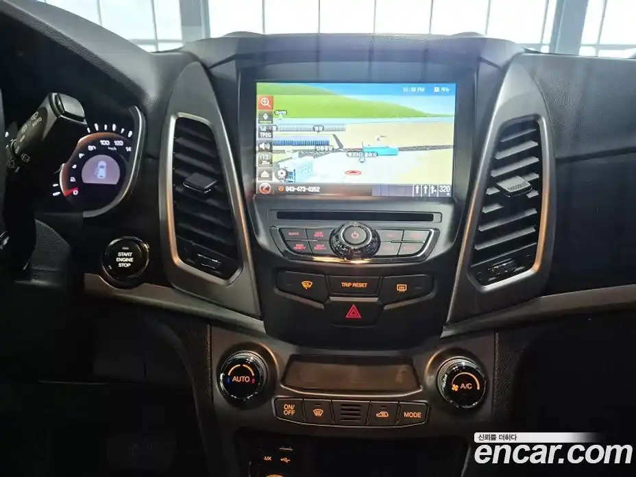 SsangYong Korando 2015 2.0 Автомат в Москве № 1242206, фото 15