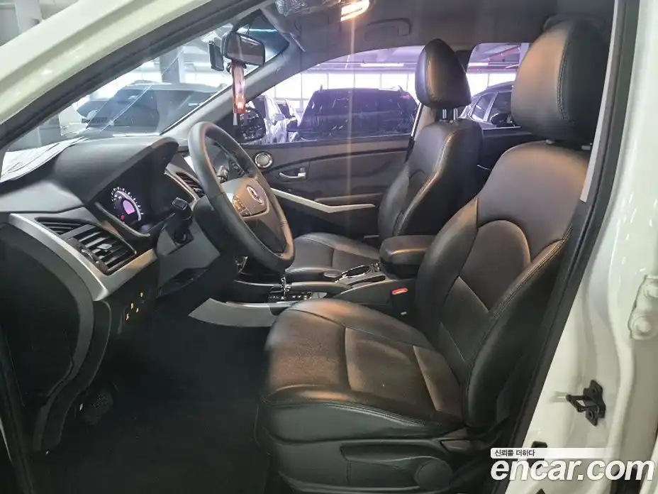 SsangYong Korando 2015 2.0 Автомат в Москве № 1242206, фото 9