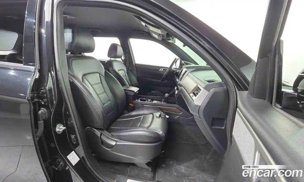 SsangYong Rexton 2018 2.2 Автомат в Москве № 1232019, фото 10