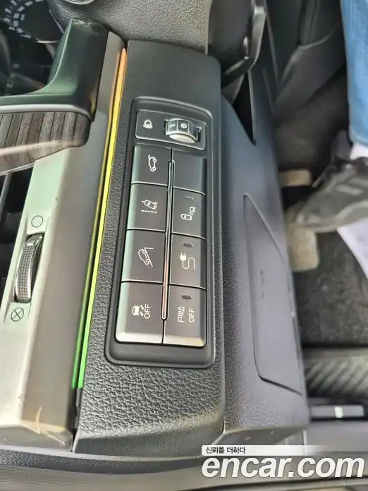 SsangYong Rexton 2017 2.2 Автомат в Москве № 1233428, фото 16