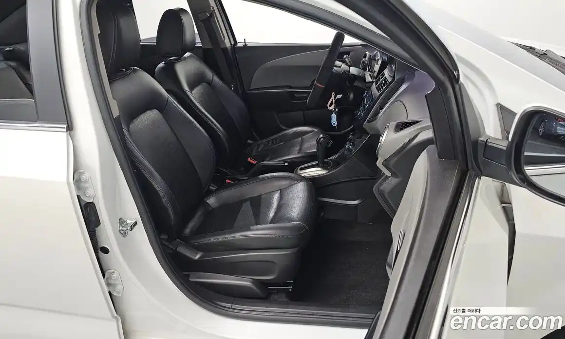 Chevrolet Aveo 2015 1.4 Автомат в Москве № 1234092, фото 13