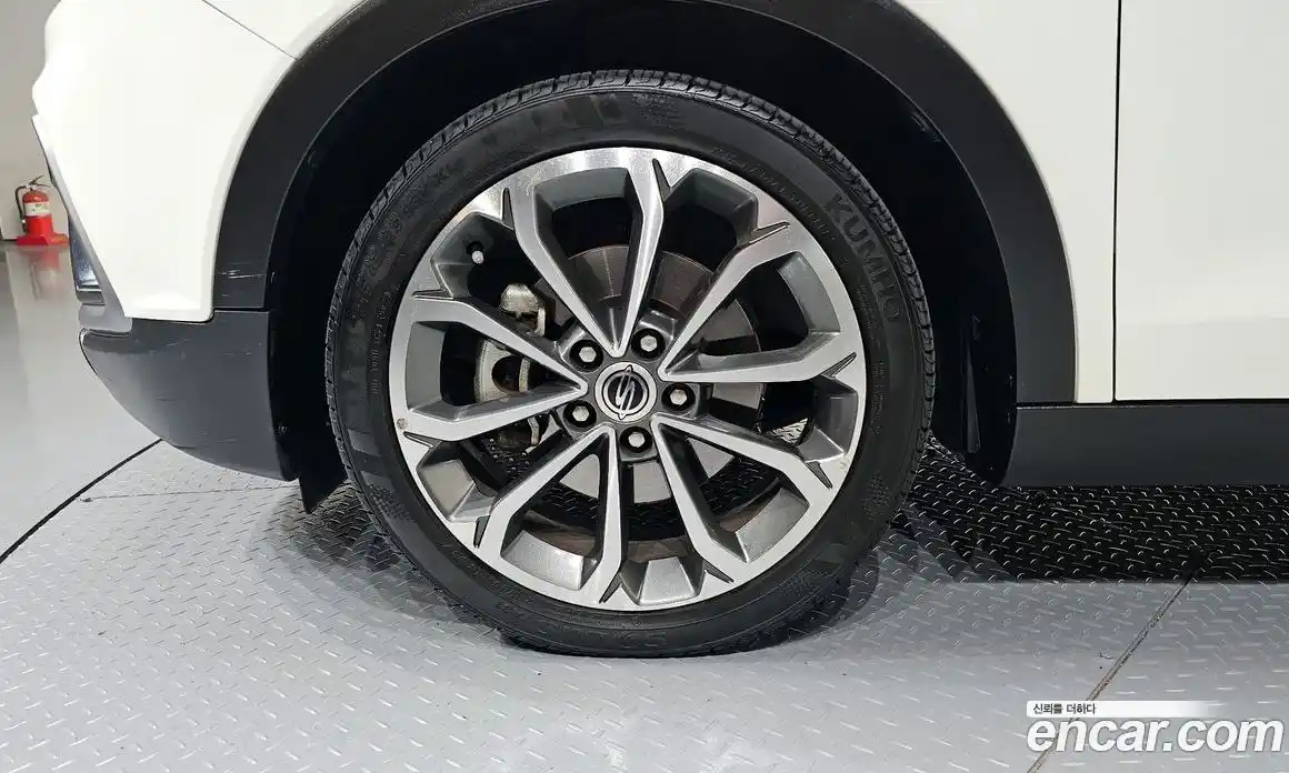 SsangYong TIBOLI 2016 1.6 Автомат в Москве № 1242081, фото 5