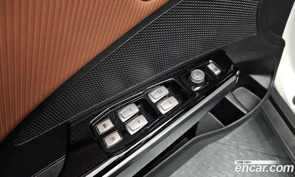 SsangYong TIBOLI 2017 1.6 Автомат в Москве № 1232002, фото 12