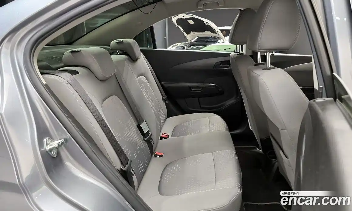 Chevrolet Aveo 2014 1.6 Автомат в Москве № 1233940, фото 12