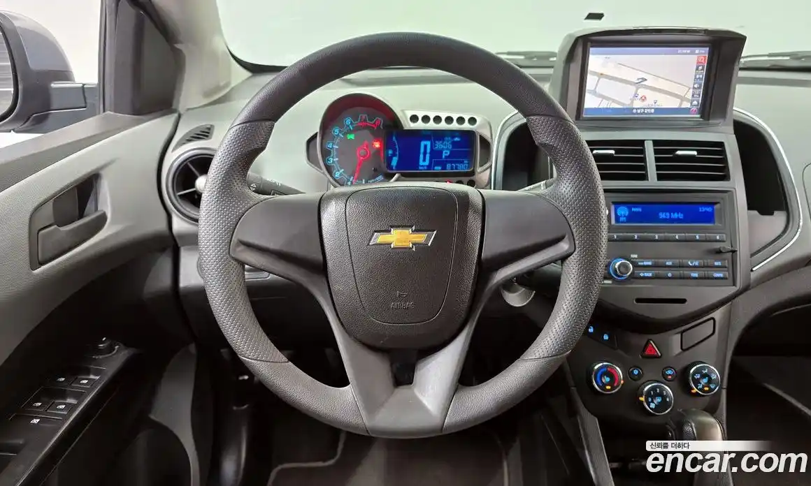 Chevrolet Aveo 2014 1.6 Автомат в Москве № 1233940, фото 13