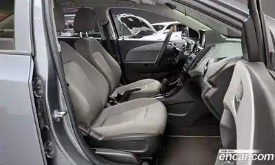 Chevrolet Aveo 2014 1.6 Автомат в Москве № 1233940, миниатюра 10