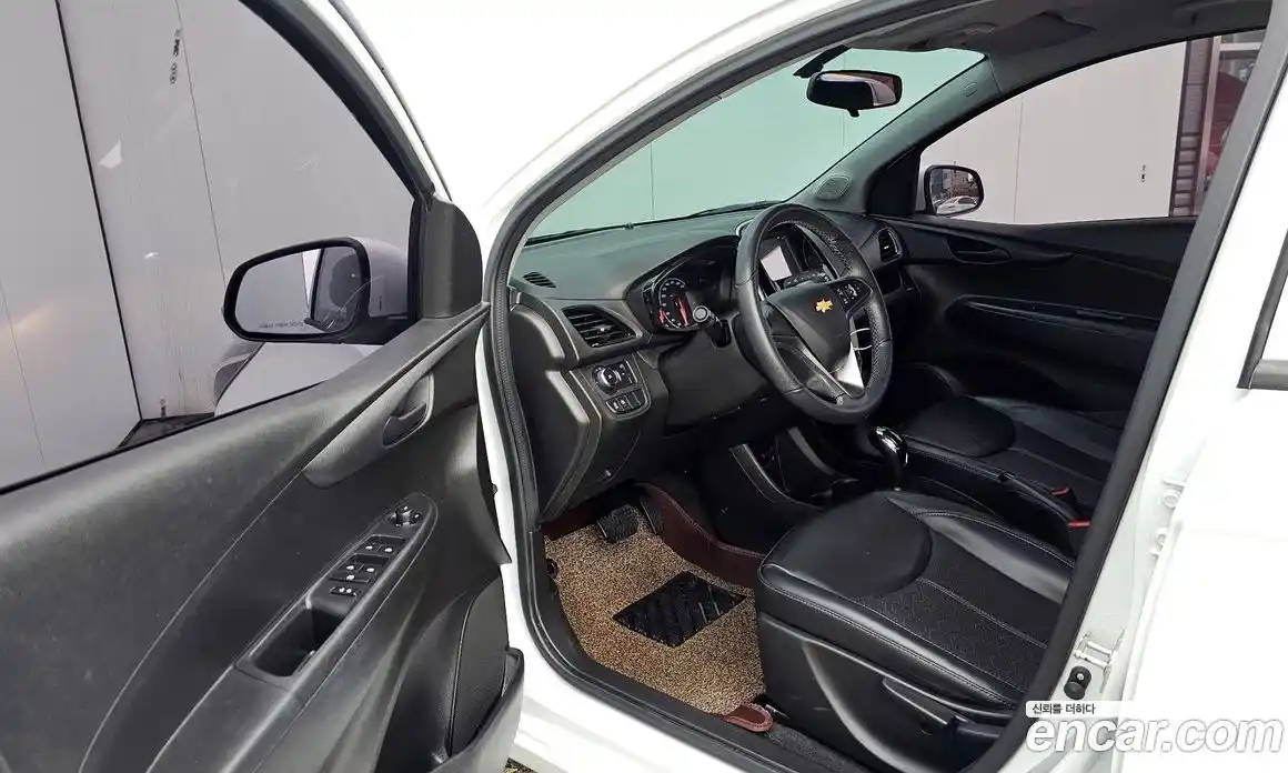 Chevrolet Spark 2017 1.0 гидро в Москве, фото 11