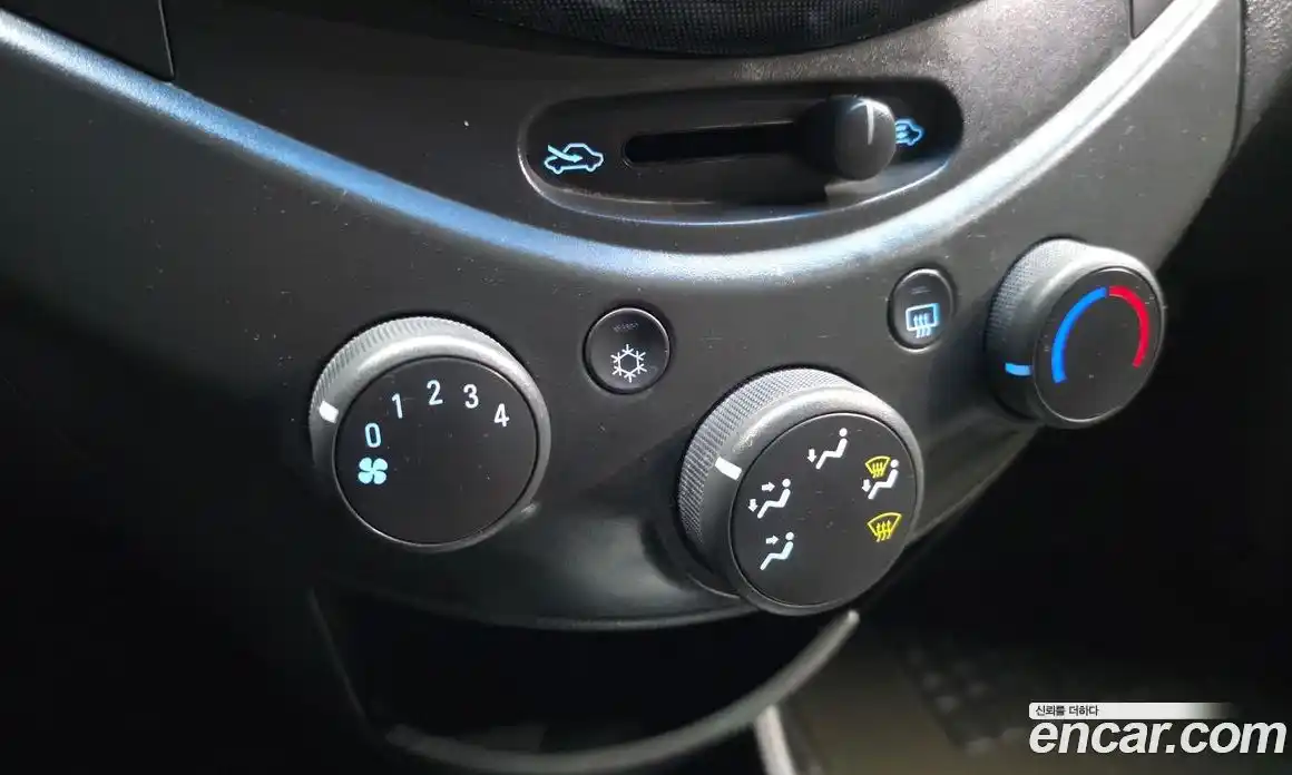 Chevrolet Spark 2011 1.0 гидро в Москве № 1233992, фото 17
