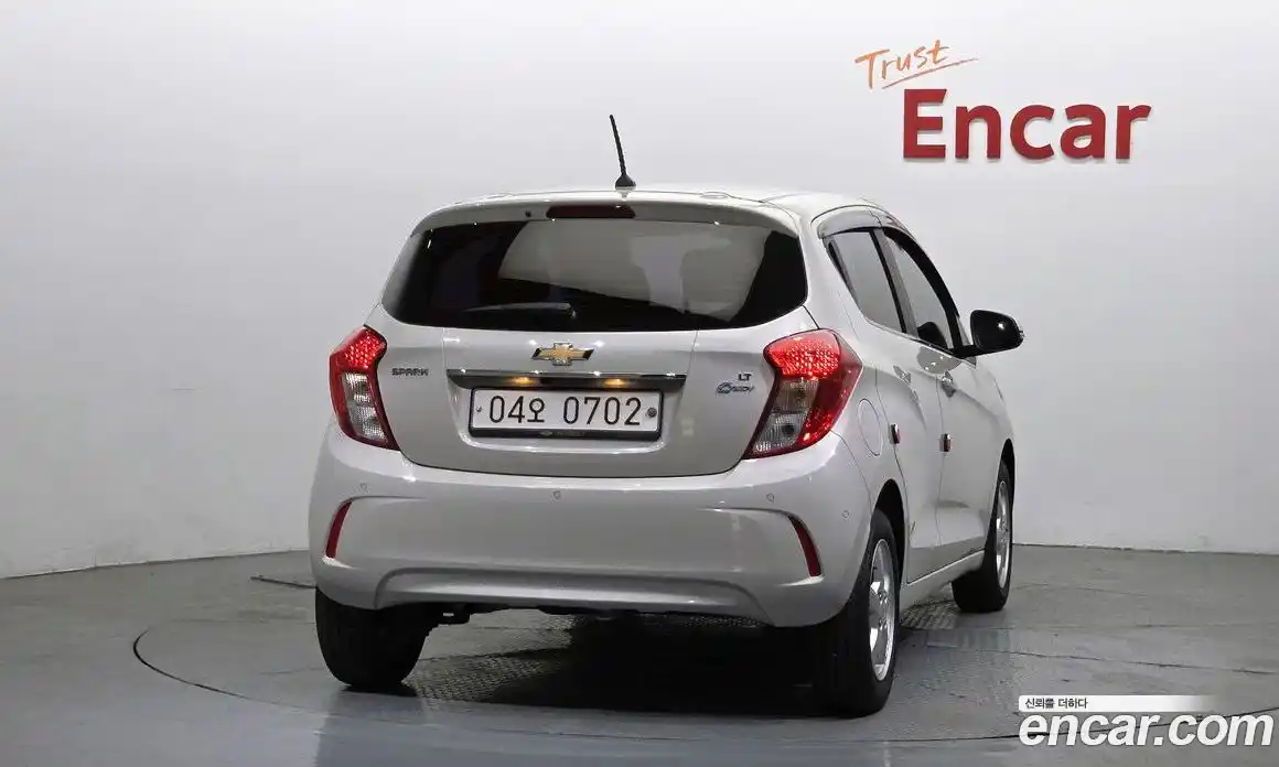 Chevrolet Spark 2016 1.0 гидро в Москве, фото 4