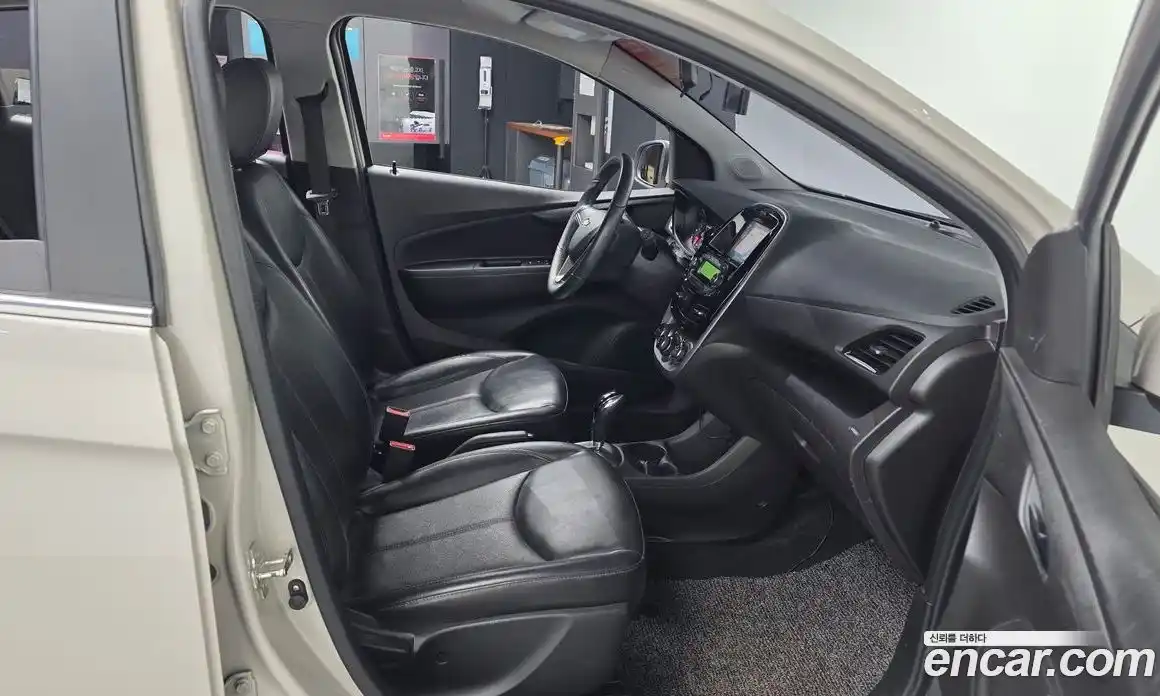 Chevrolet Spark 2017 1.0 гидро в Москве, фото 11