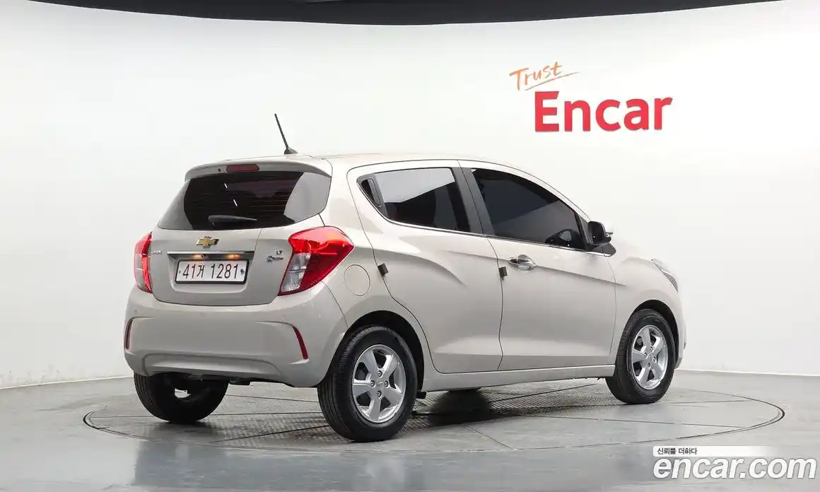 Chevrolet Spark 2017 1.0 гидро в Москве, фото 2