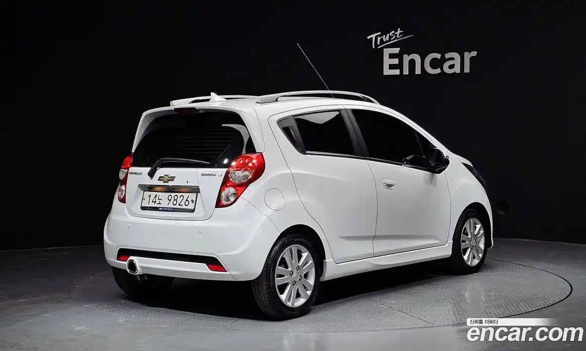 Chevrolet Spark 2014 1.0 гидро в Москве № 1234950, фото 2