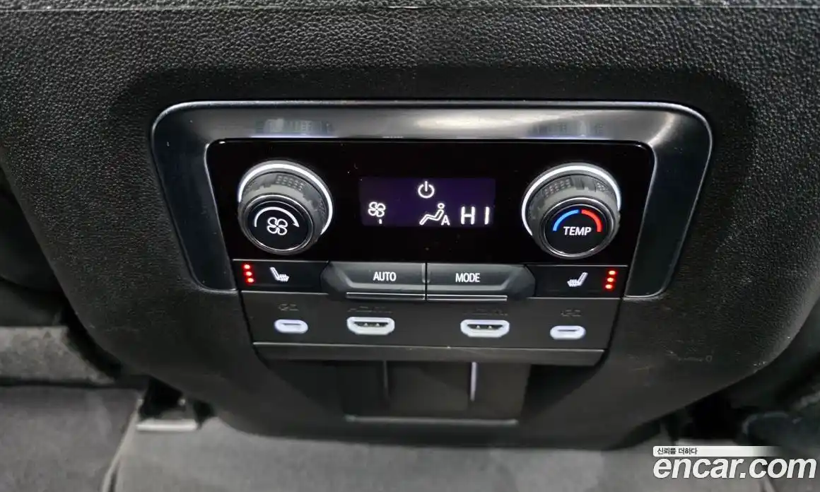 Chevrolet Tahoe 2022 6.2 Автомат в Москве № 1238407, фото 19