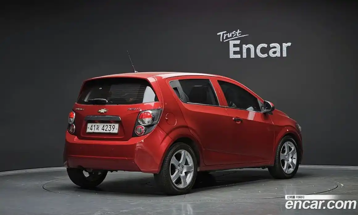 Chevrolet Aveo 2011 1.6 Автомат в Москве № 1238574, фото 2