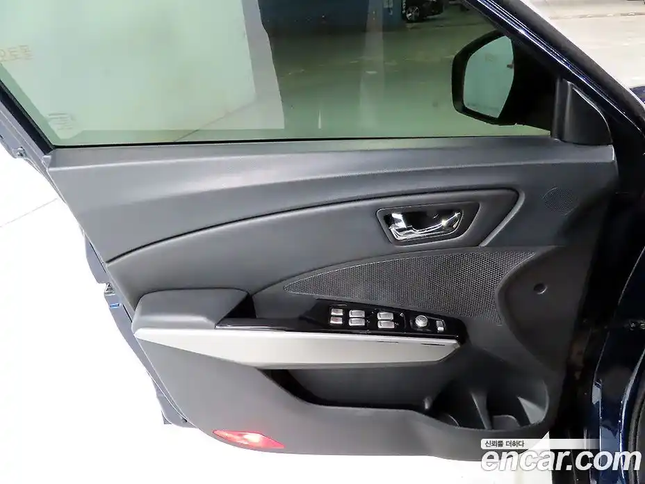 SsangYong TIBOLI 2015 1.6 Автомат в Москве № 1242213, фото 14