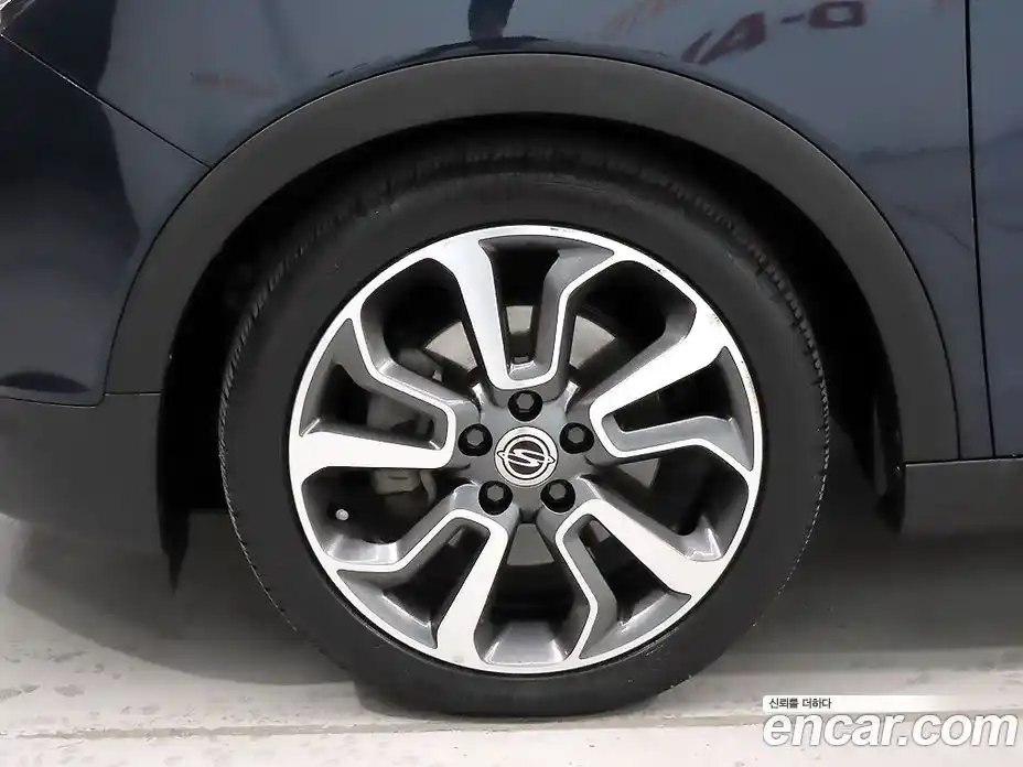 SsangYong TIBOLI 2015 1.6 Автомат в Москве № 1242213, фото 5