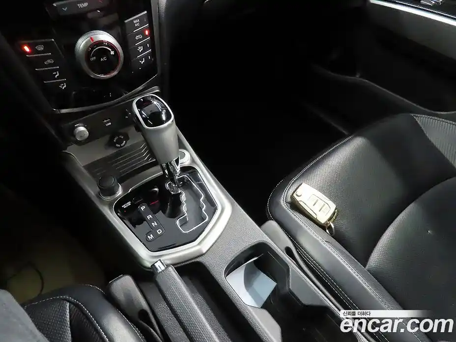 SsangYong TIBOLI 2015 1.6 Автомат в Москве № 1242213, фото 9