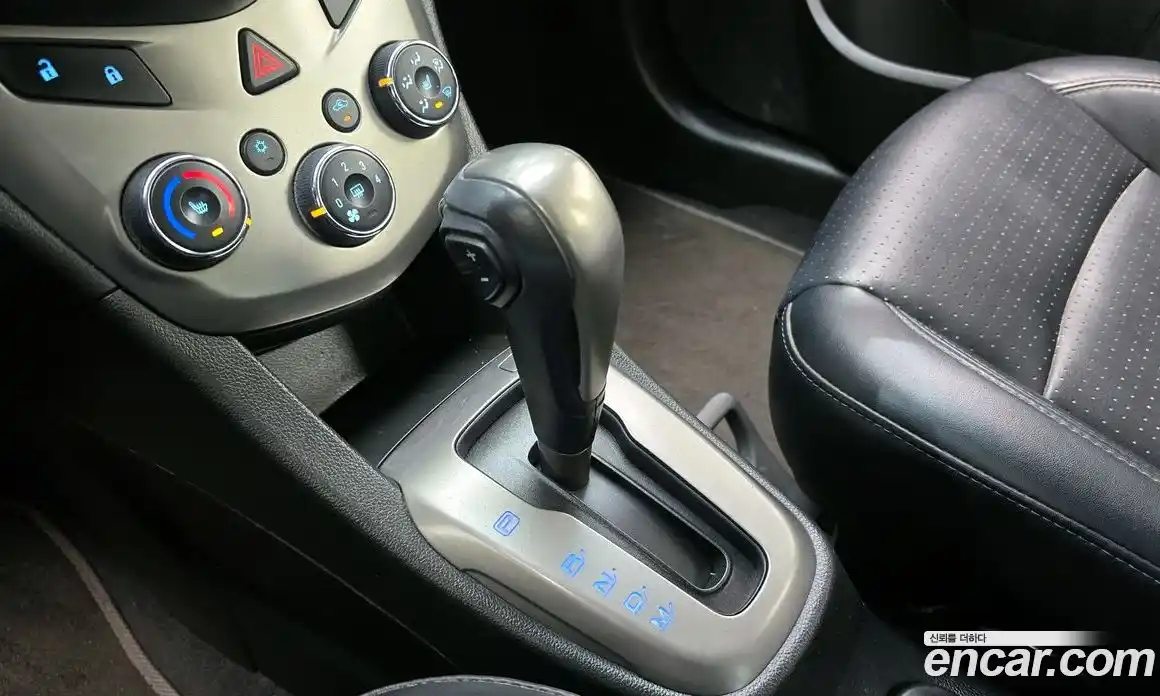 Chevrolet Aveo 2014 1.6 гидро в Москве № 104817, фото 9